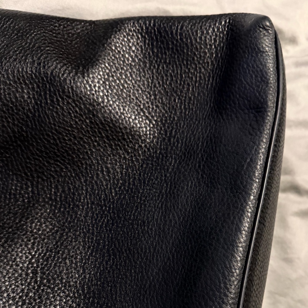 Tory Burch Black Pebbled Leather Shoulder Bag - Picture 8 of 11